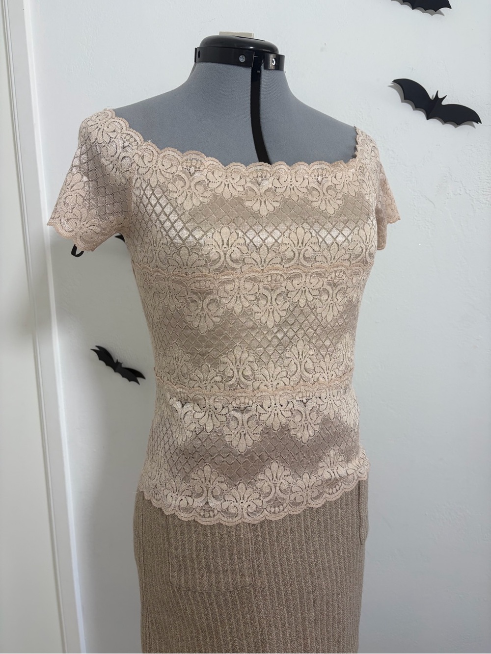 2b Bebe Beige Lace Off-Shoulder Top